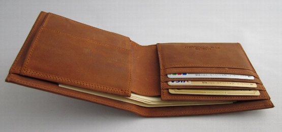 ココマイスター ナポレオンカーフ ボナパルトパース 二つ折り財布 購入後 ５ 革財布が好きな人のブログ
